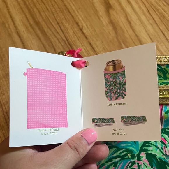 NWT Lilly Pulitzer Beach Day Pouch! - Picture 7 of 9